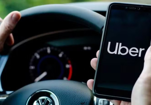 Motoristas da Uber relatam problemas na conta utilizada para movimentar dinheiro das corridas