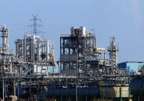 EUA investigam apostas sobre o petróleo iraniano em meio a guerra com lucros de US$ 2,6 bi, diz TV