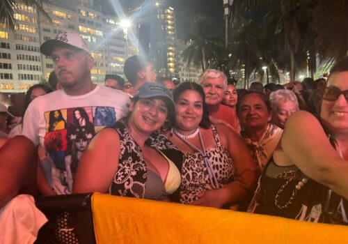 Copacabana lota para megashow de Shakira; expectativa é de mais de 2 milhões de pessoas