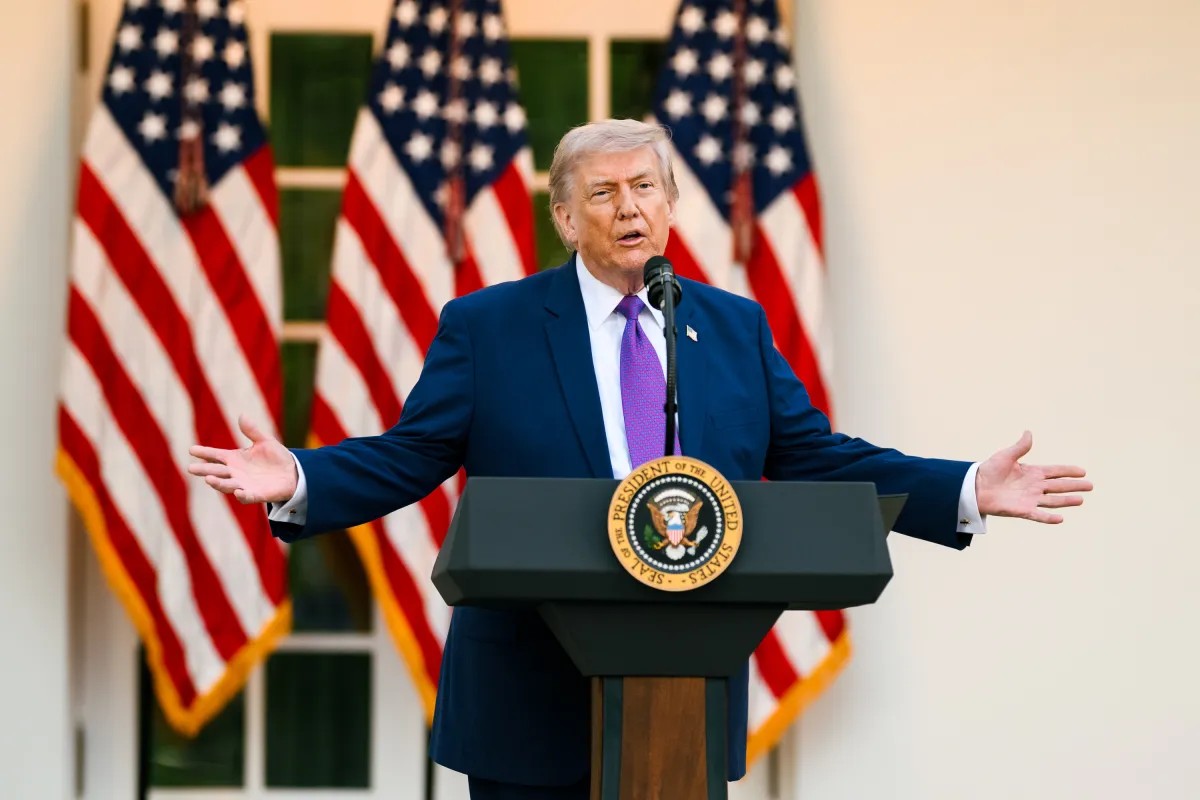 Trump diz que acordo com Irã será assinado neste domingo e que Estreito de Ormuz será reaberto