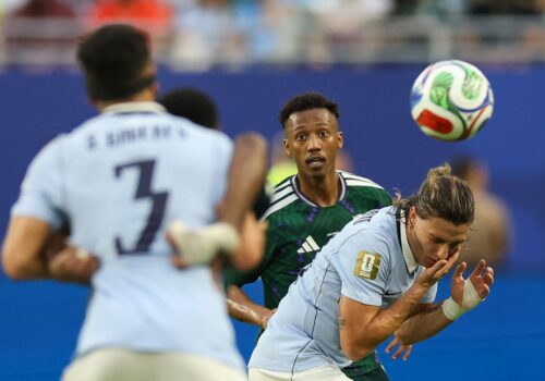 Arábia Saudita e Uruguai empatam em 1 a 1 em partida eletrizante