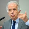 Ministro da Defesa brasileiro desembarca na Venezuela para acompanhar operação de ajuda humanitária