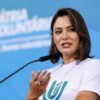 Michelle diz que vai apoiar campanha de Flávio Bolsonaro 'no momento certo'