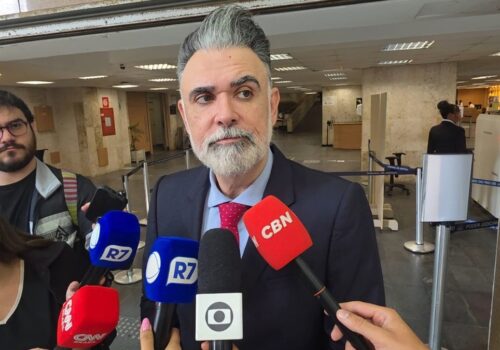Advogado de pai de Henry Borel diz a jurados que sente pena de Monique Medeiros