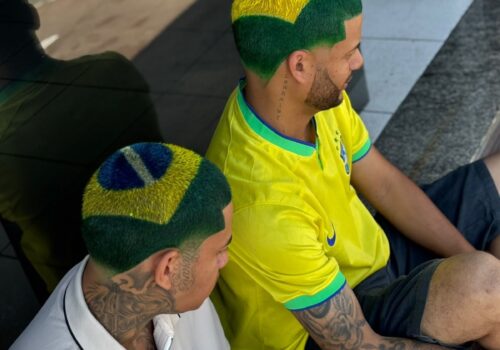 Profissionais da beleza faturam na Copa do Mundo com looks temáticos para torcedores