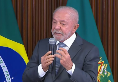 Governo foca negociação em adiar tarifas de 25% sobre exportações do Brasil