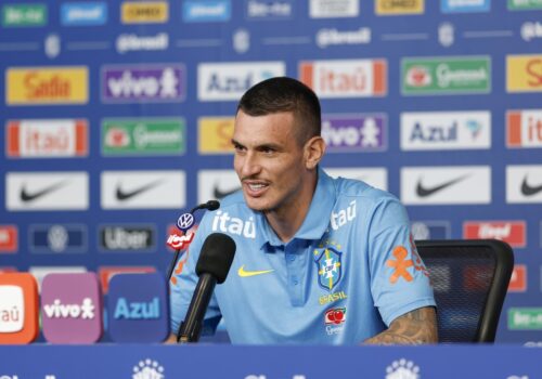 Ibañez evita confirmar se será titular na estreia do Brasil na Copa do Mundo: 'dá ruim para mim depois'