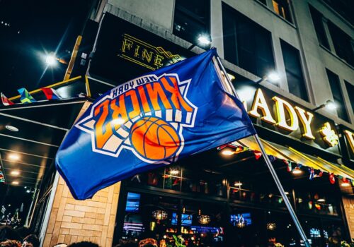Knicks encerram jejum de 53 anos na NBA e transformam noite de Copa em festa histórica em Nova York