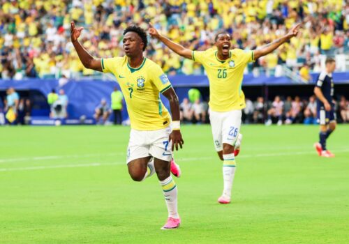 Brasil vence a Escócia, garante liderança do grupo C e avança ao mata-mata da Copa do Mundo