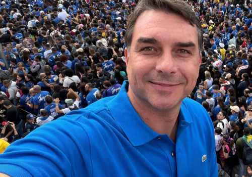 'Vem com Fé': campanha de Flávio aposta em slogan para recuperar eleitorado evangélico