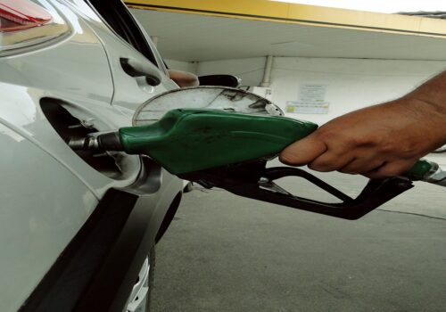 Governo encerra subvenção ao diesel e prepara fim de subsídio da gasolina