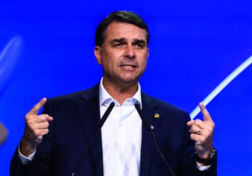 Flávio Bolsonaro afirma que decisões do STF geram insegurança jurídica no país