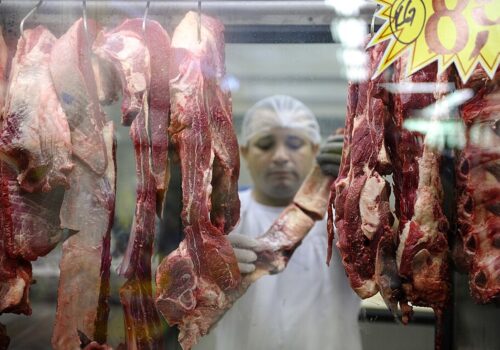 UE oficializa exclusão do Brasil de lista sanitária e pode barrar exportação de carnes a partir de setembro