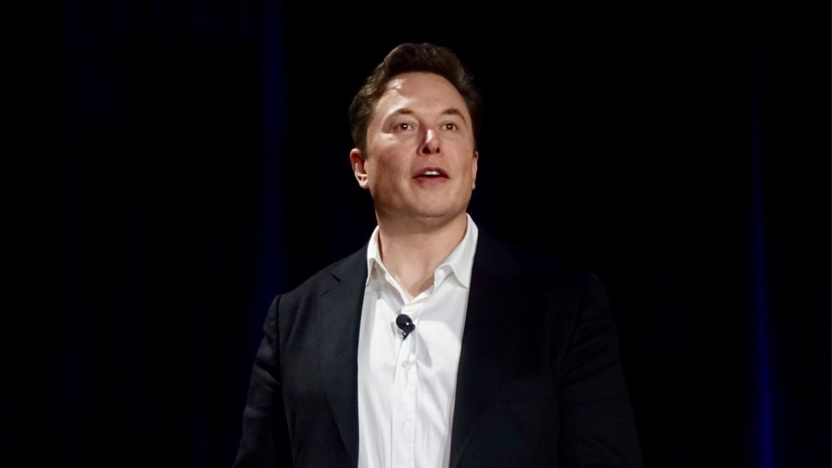Elon Musk se torna primeiro trilionário da história após estreia da SpaceX na Nasdaq