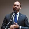 Aliados de Lula criticam Eduardo Bolsonaro por sugerir troca do PIX por sistema de pagamento Zelle dos EUA