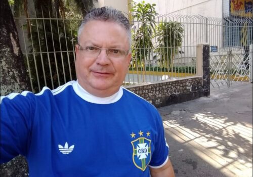Camisas retrô da Seleção viram alternativa à amarelinha oficial às vésperas da Copa