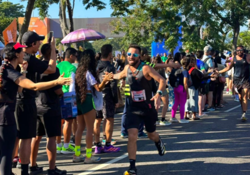 Maratona do Rio de Janeiro reúne cerca de 18 mil participantes com emoção na linha de chegada