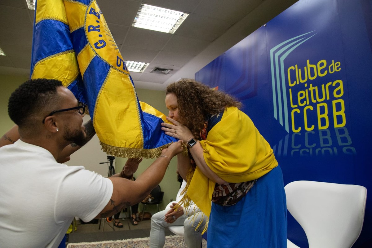 'Estou reaprendendo a criar graças ao carnaval', diz Socorro Acioli, autora de ‘A cabeça do santo’, enredo da Unidos da Tijuca em 2027