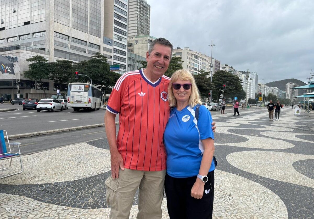 ‘Chegar até aqui já é nossa vitória’, diz casal de escoceses que viajou ao Rio para acompanhar a Copa