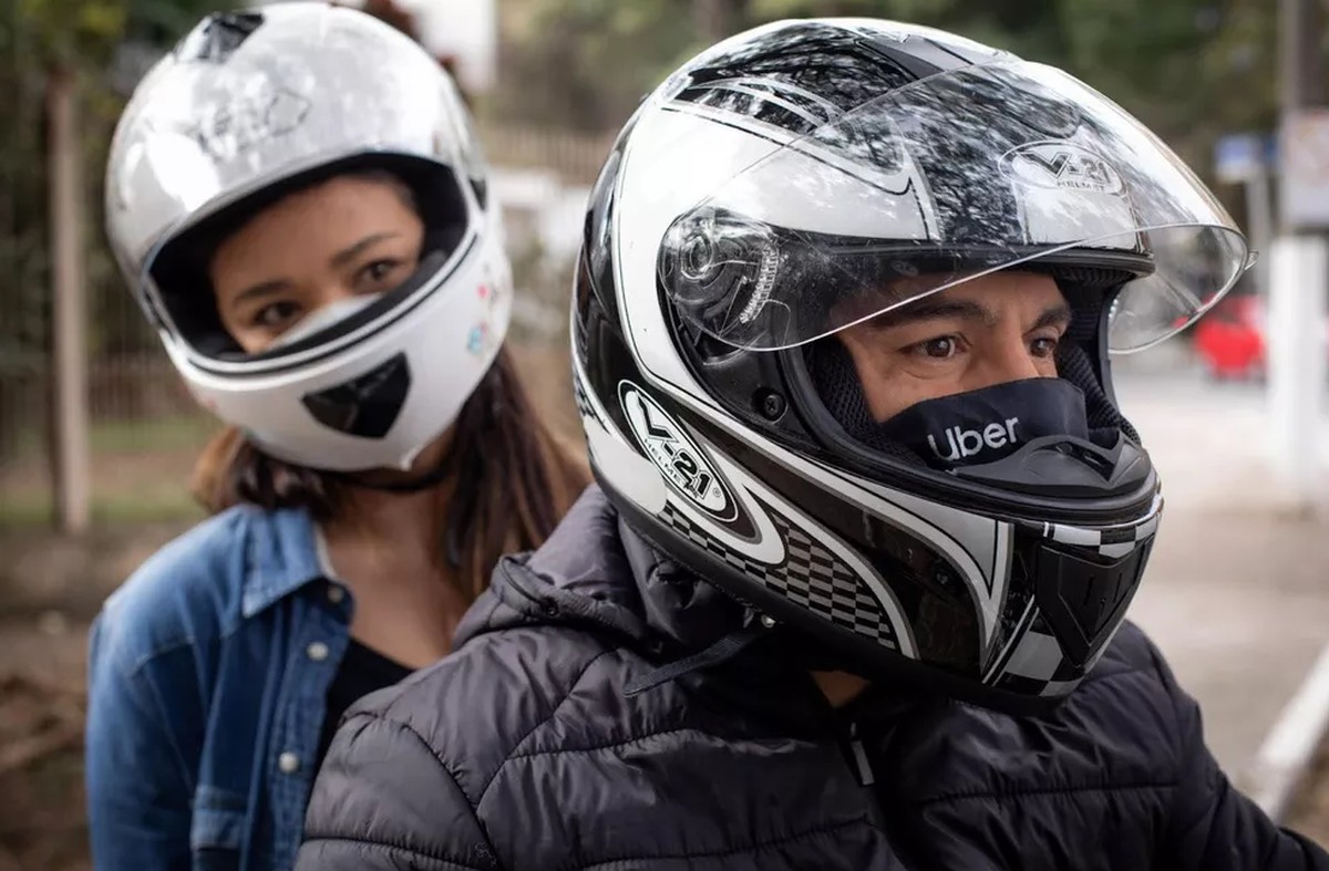 Justiça volta a suspender credenciamento da Uber para transporte por moto em SP