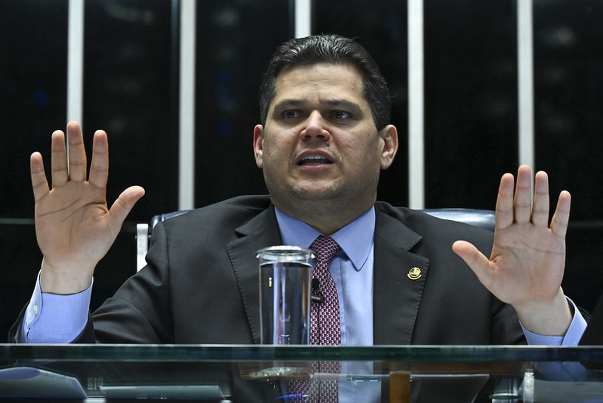 Alcolumbre adia votação da PEC que cria aposentadoria especial para agentes comunitários de saúde