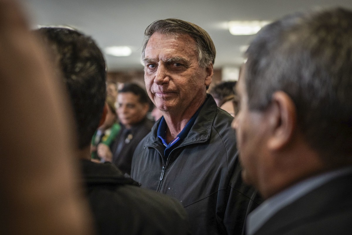 PGR vê descumprimento de medidas por Bolsonaro, mas defende manutenção da prisão domiciliar