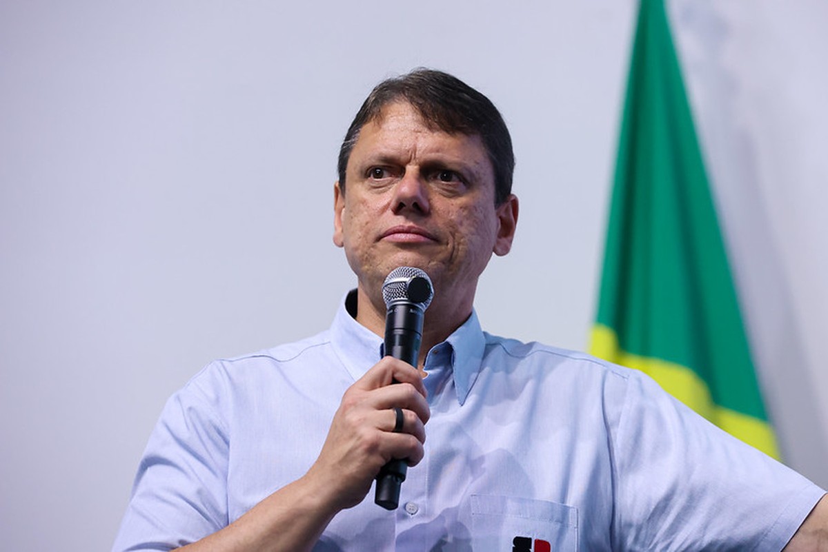 Tarcísio diz que Trivia Trens pode perder concessão após caos nas linhas 11, 12 e 13