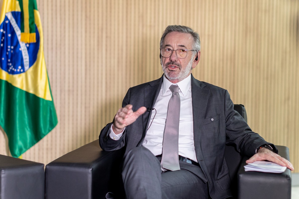 Ministro diz que 'atropelos de terceiros' atrapalham negociações com EUA sobre tarifas