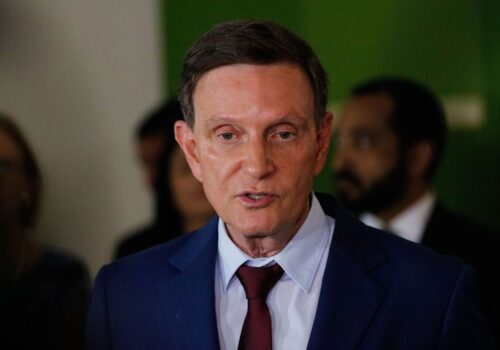 André Mendonça suspende inelegibilidade de Crivella