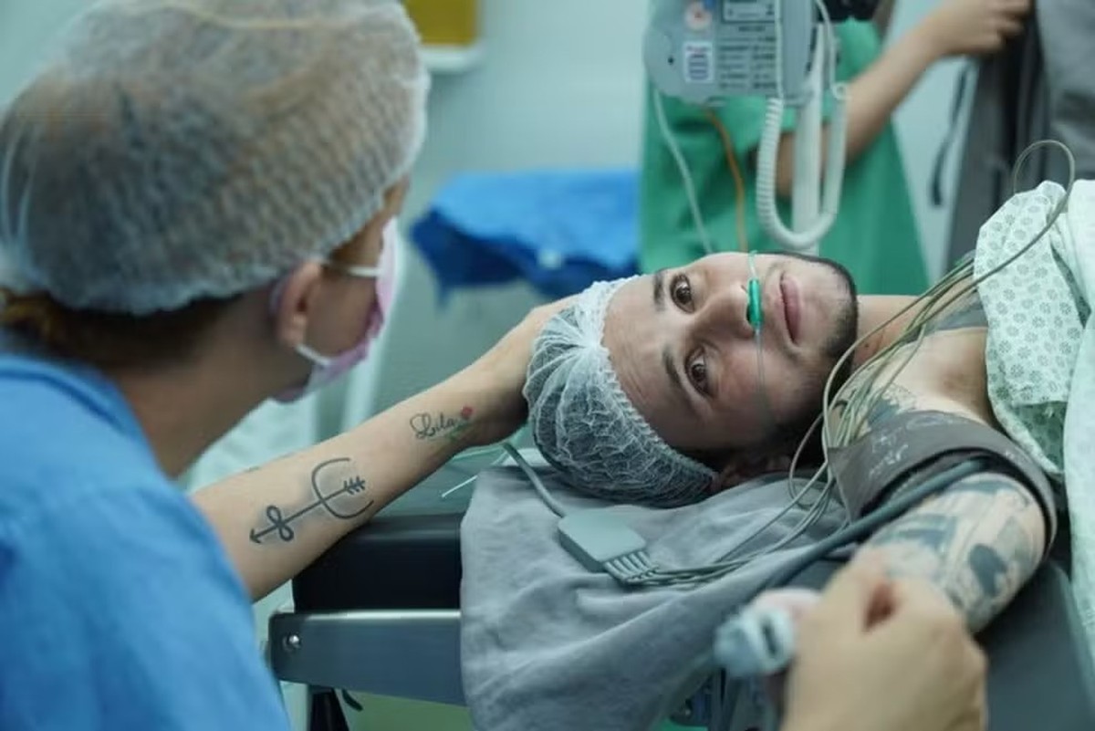 Homem trans dá à luz primeiro bebê na rede pública da Paraíba