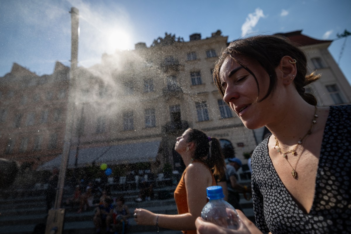 Terceira onda de calor na Europa gera alerta para altas temperaturas a partir de quarta-feira (15)