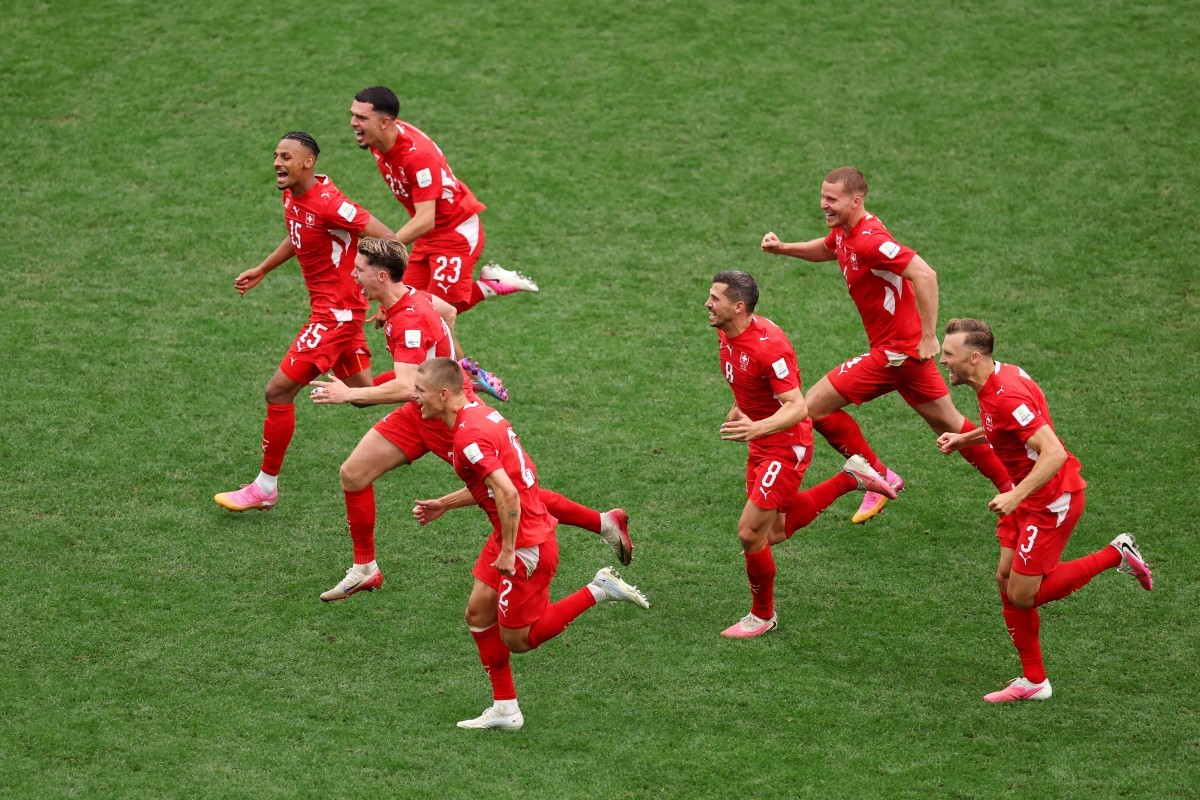 Nos pênaltis, Suíça vence Colômbia e volta às quartas da Copa do Mundo após 72 anos