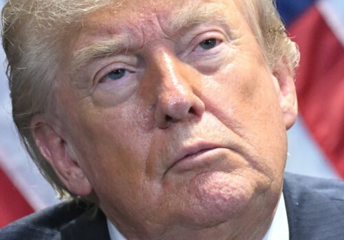 Podemos resolver a questão nuclear do Irã sem um acordo, ameaça Trump