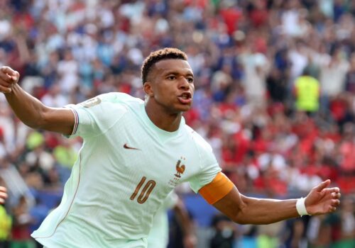 França vence Marrocos e avança à semifinal da Copa do Mundo