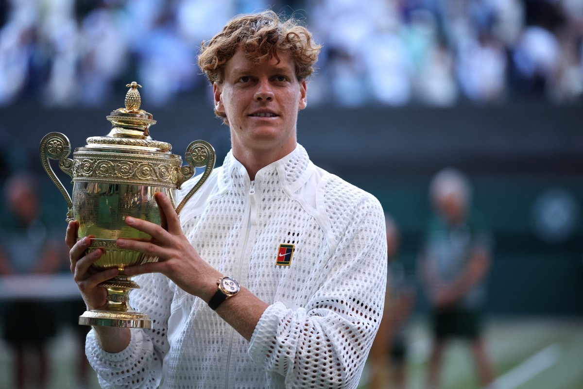 Sinner reage após perder o primeiro set e conquista bicampeonato de Wimbledon