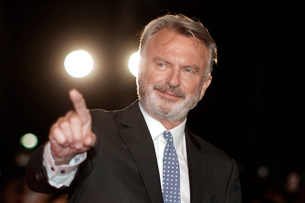 Ator Sam Neill, estrela de 'Jurassic Park', morre aos 78 anos