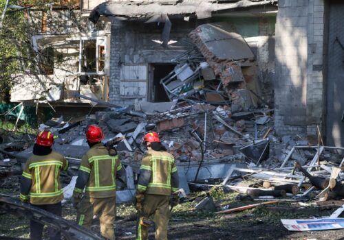 Mísseis russos atingem capital da Ucrânia e deixam ao menos um morto e 13 feridos
