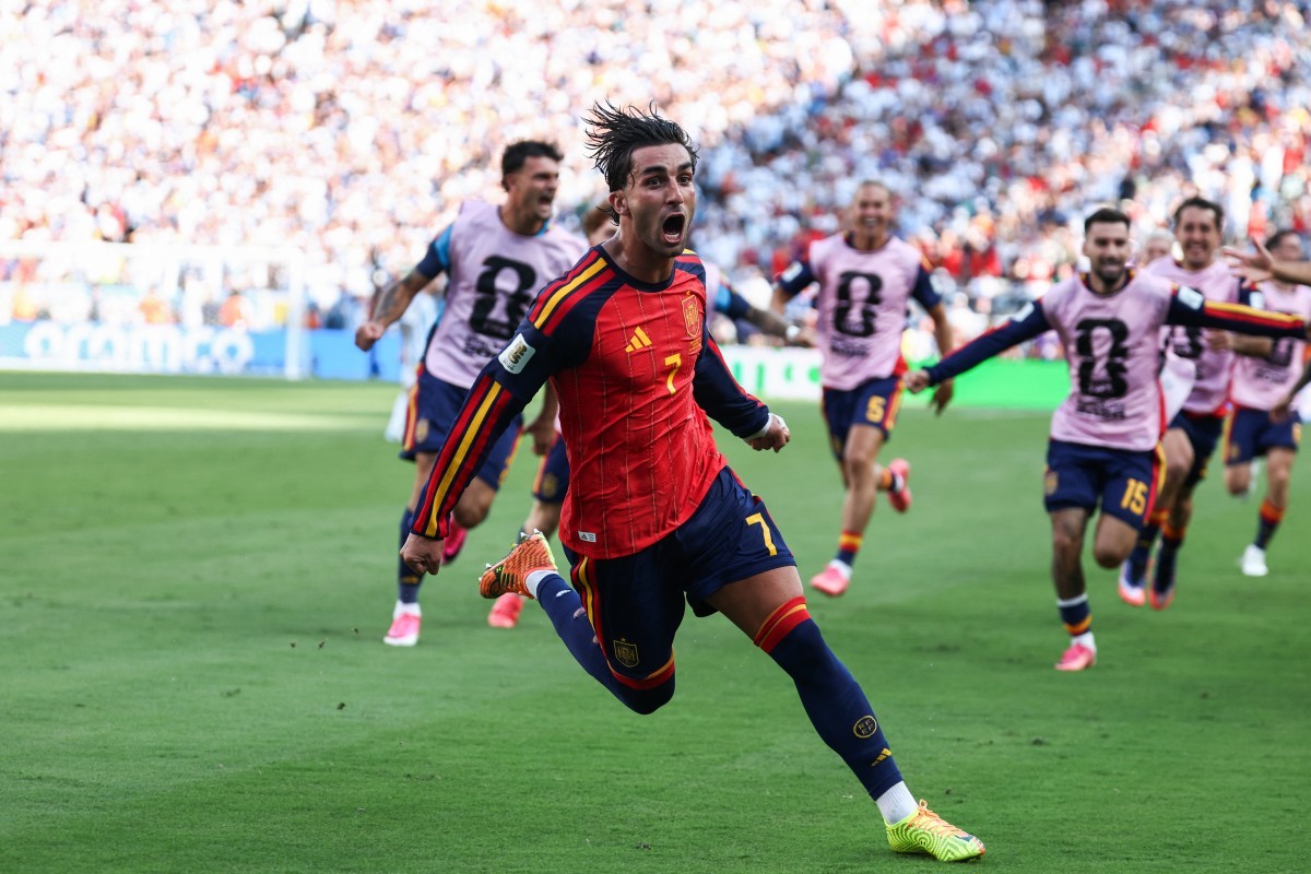 'Os reis de todos os tempos': imprensa internacional repercute bicampeonato mundial da Espanha