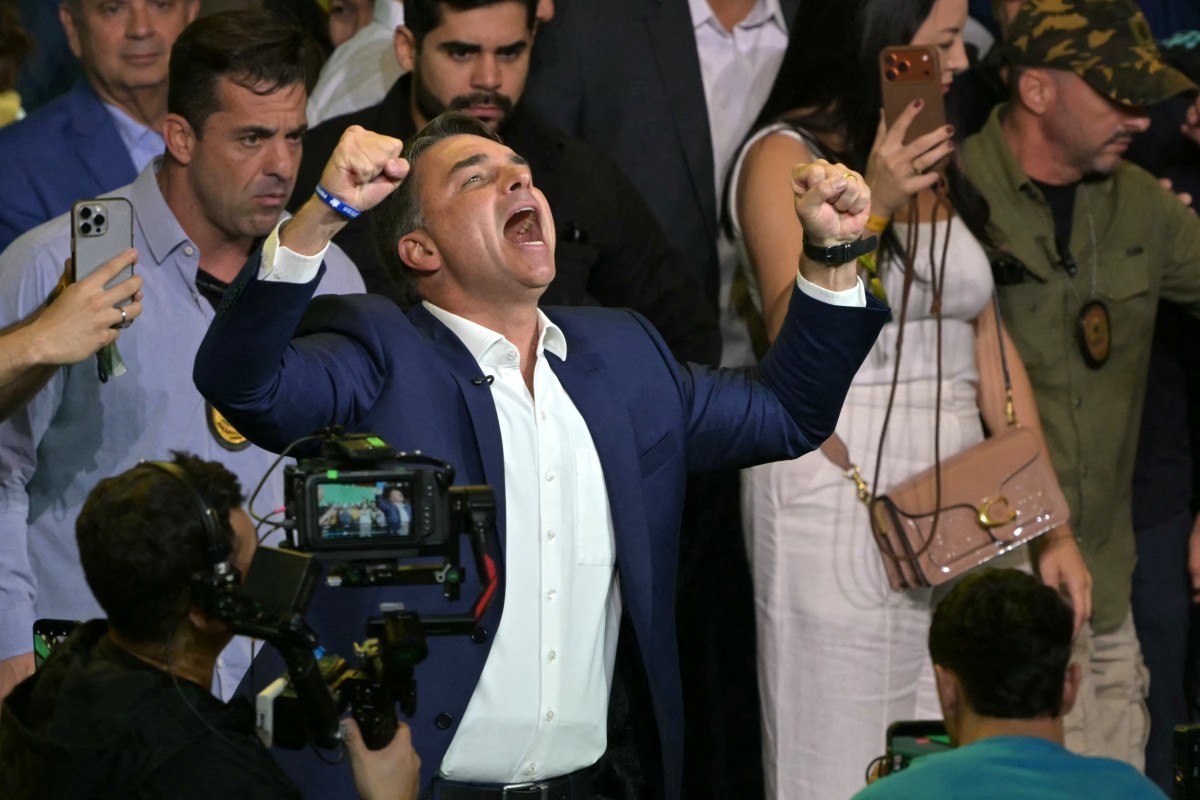 Flávio Bolsonaro é oficializado pelo PL como candidato à presidente