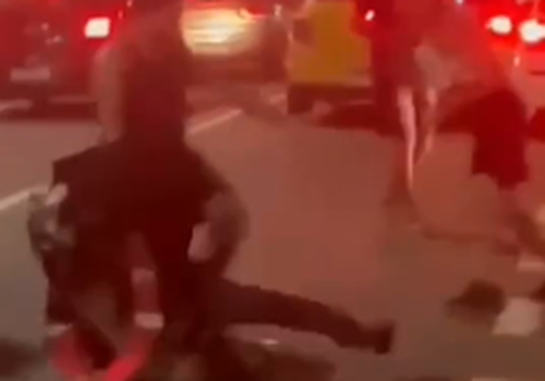 PM vai apurar conduta de agentes flagrados agredindo torcedor argentino em confusão em Copacabana