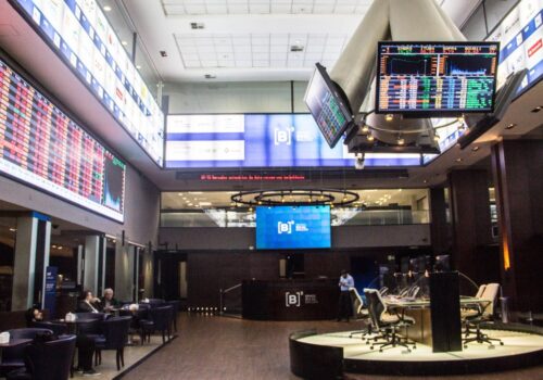 Inflação abaixo do esperado faz Bolsa encerrar semana com maior alta em único dia desde março