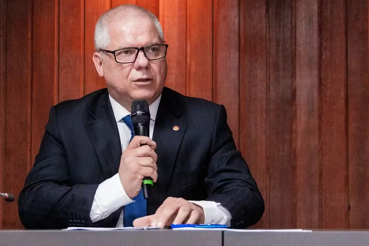 Ex-presidente do INSS e mais 47 teriam desviado R$ 708 milhões de aposentados em esquema, aponta PF