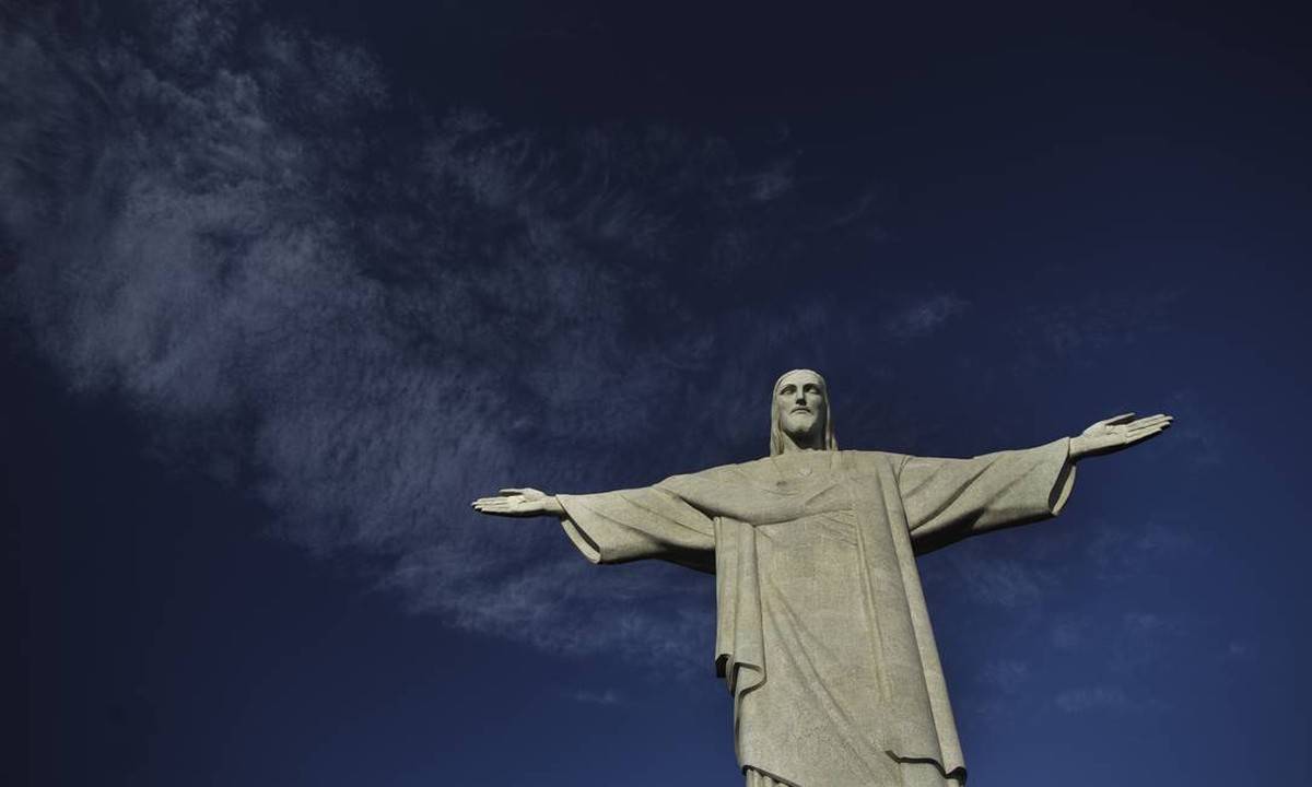 Cristo Redentor terá escadas rolantes substituídas; visitas continuam com capacidade reduzida