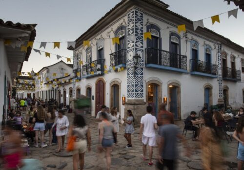 Flip 2026 entregou experiência rica com grandes convidados, apesar de transtornos por lotação em Paraty