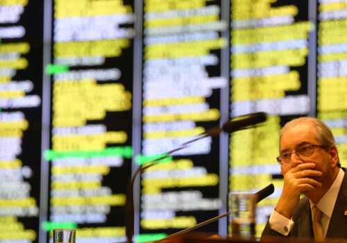 Flávio Dino manda bloquear R$ 6,1 milhões de Eduardo Cunha por investigação sobre emendas