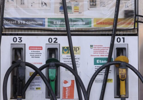 CNPE deve decidir nesta terça (14) se eleva mistura de etanol na gasolina