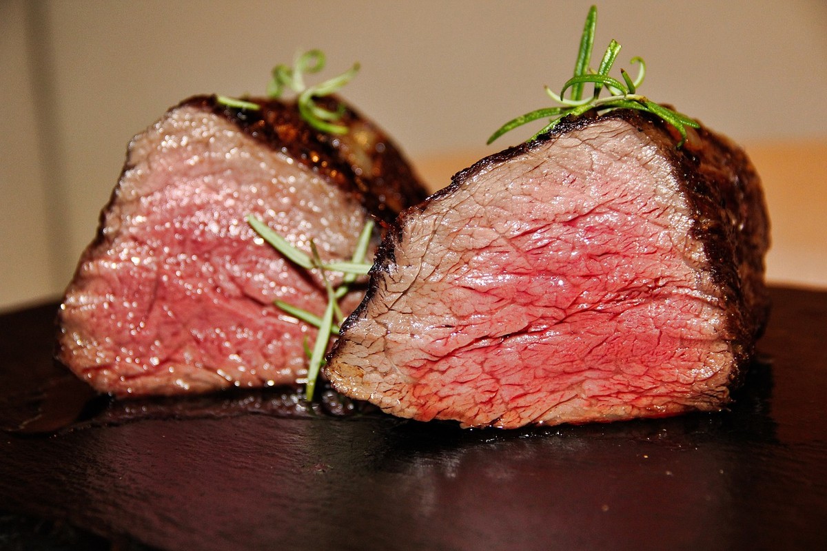Carne bovina é poupada do tarifaço contra Brasil para não penalizar consumidores dos EUA, diz Casa Branca
