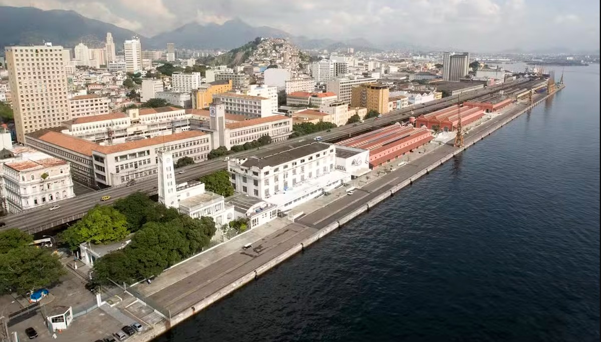 Tarifaço dos EUA deve atingir menos o Rio, mas reforça a necessidade de diversificação da economia do estado