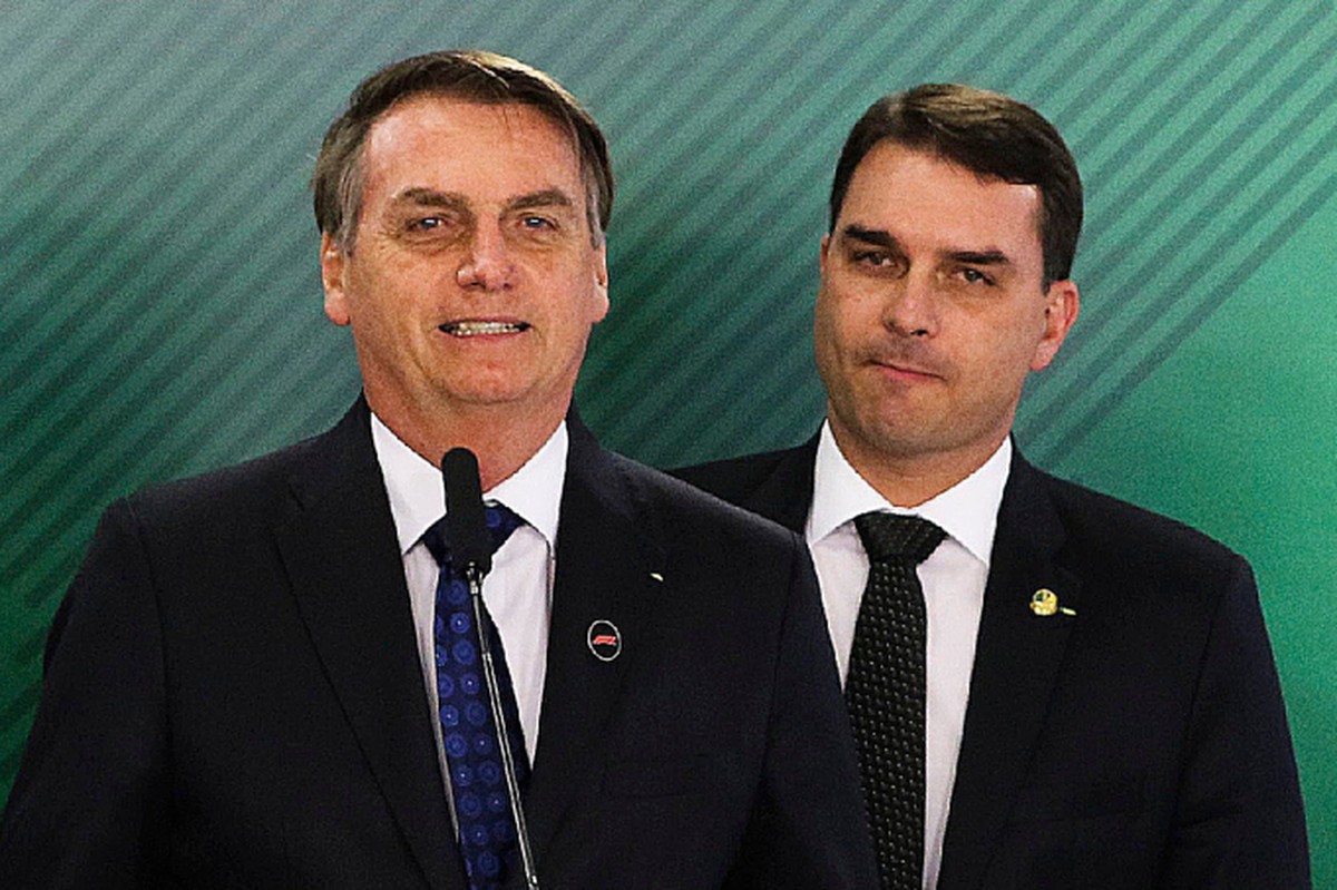 Após decisão, OAB pede que Moraes assegure comunicação entre Flávio e Jair Bolsonaro