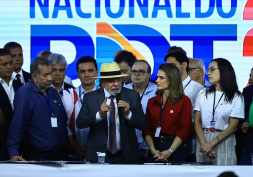 PDT oficializa apoio à candidatura de Lula à reeleição